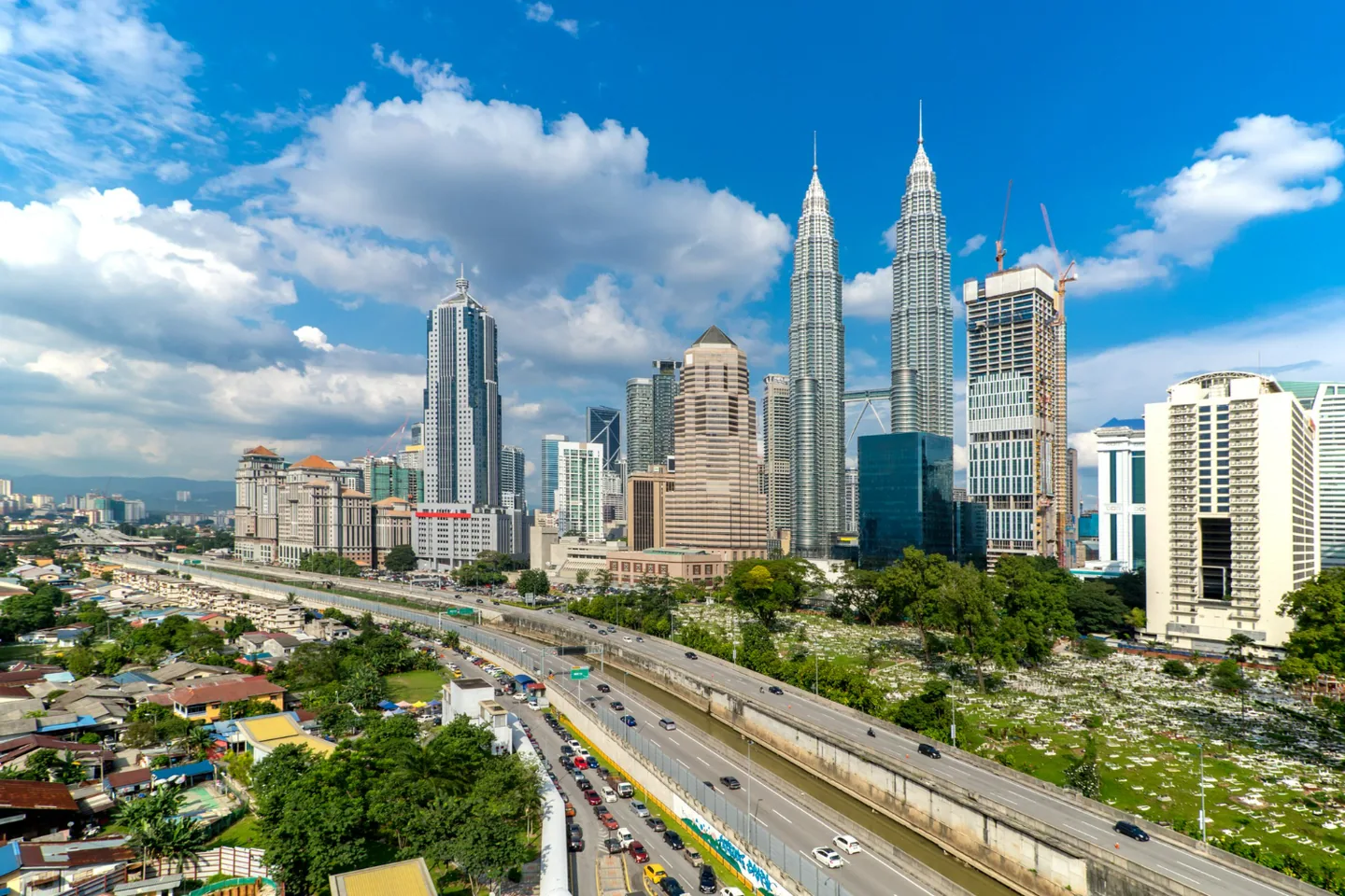 Kuala Lumpur offers retirees urban living with diverse properties, healthcare, shopping and daily conveniences.